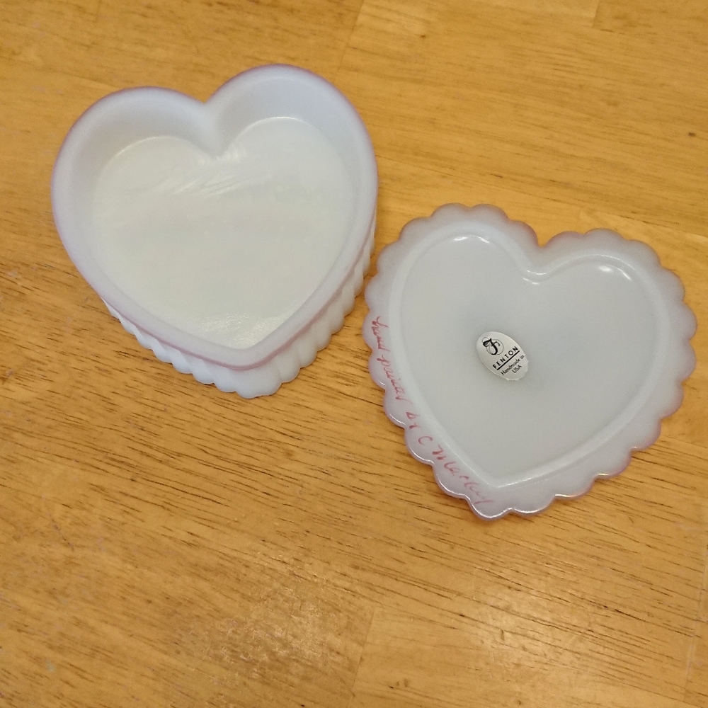 Fenton Hand Painted Heart   Trinket Art Glass - Picture 4 of 13